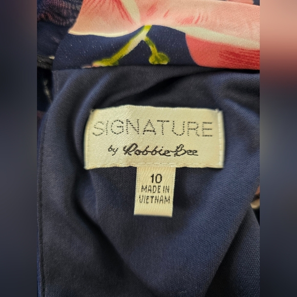 Signature by Robbie Bee Floral Dress | Size 10 | Navy Blue Sleeveless A-Line - Picture 8 of 10
